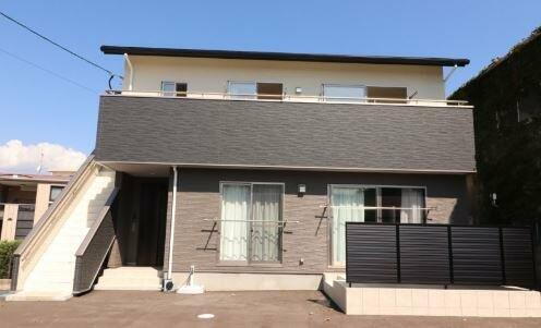 福岡県久留米市梅満町 2階建