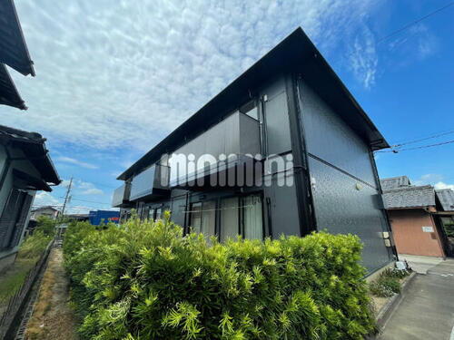 ビーライン岡田 2階建