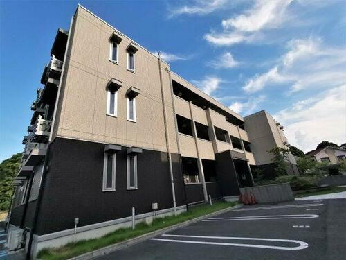 大阪府羽曳野市誉田５丁目 3階建 築8年10ヶ月