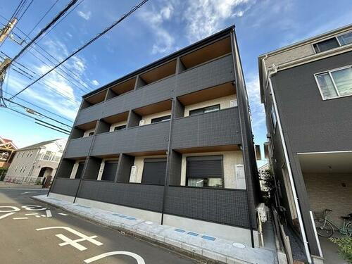 神奈川県大和市中央５丁目 築1年5ヶ月 3階建