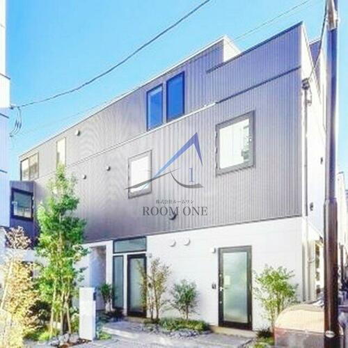 東京都新宿区舟町 3階建