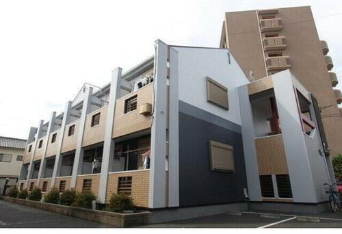 エム　カルチェ