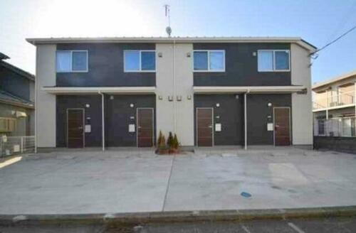 神奈川県横浜市泉区中田東２丁目 テラスハウス