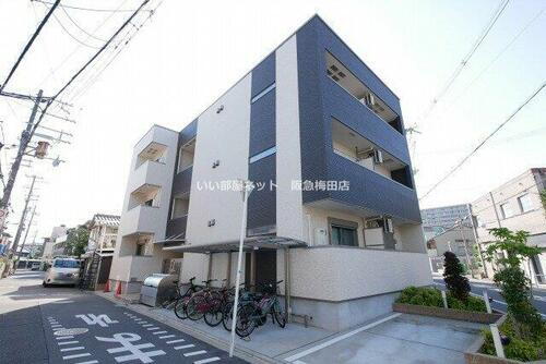 大阪府守口市滝井元町３丁目 3階建
