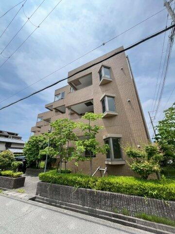 兵庫県西宮市安井町 4階建