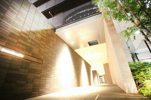 大阪府吹田市広芝町 14階建