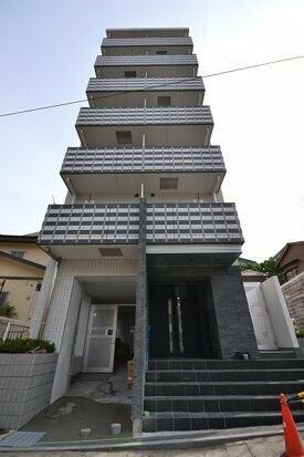神奈川県横浜市神奈川区松本町３丁目 7階建