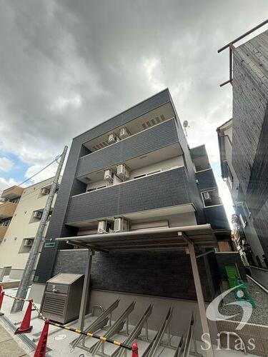 大阪府大東市野崎１丁目  3階建