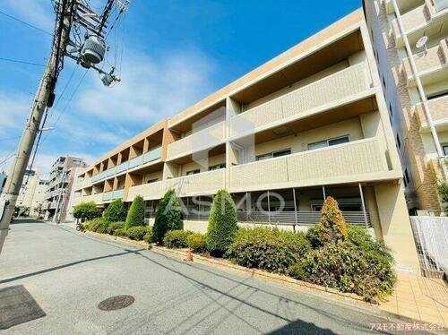 大阪府大阪市城東区東中浜５丁目 3階建