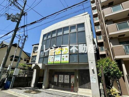 ヴィヴァンデ上甲子園 6階建