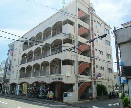 兵庫県尼崎市富松町１丁目 5階建