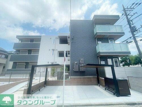 神奈川県横浜市港北区日吉本町４丁目 3階建 