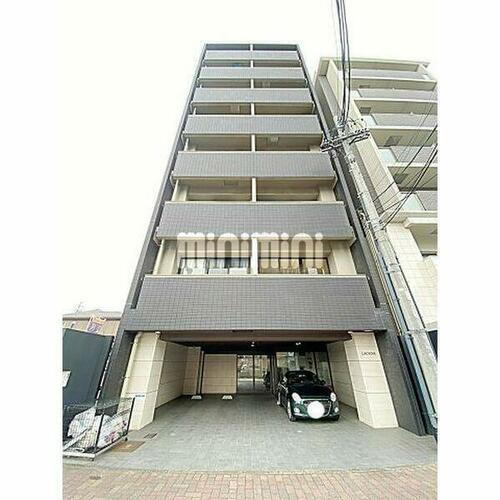 ラクロア 8階建