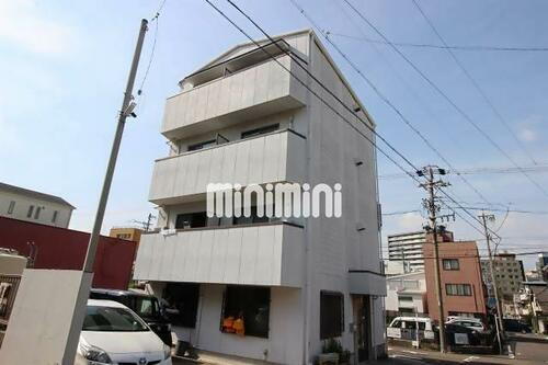 マ・メゾン徳川 4階建