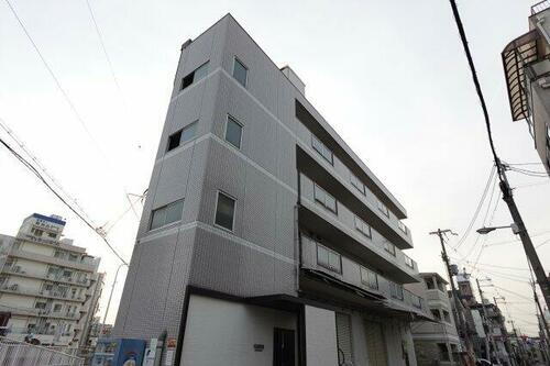 コスタ林寺 4階建
