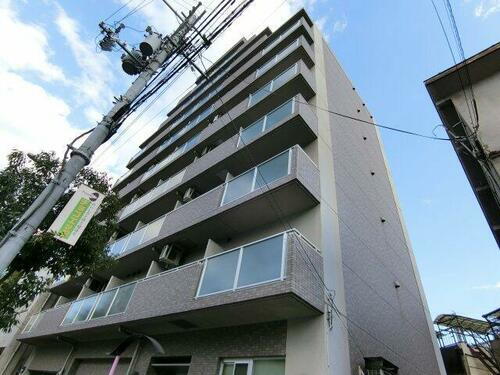 ＡＤＯＲＥＲ 9階建