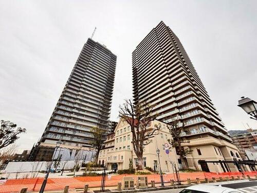 ジオタワー宝塚グランレジス 地上32階地下1階建
