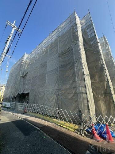 大阪府茨木市蔵垣内３丁目  3階建