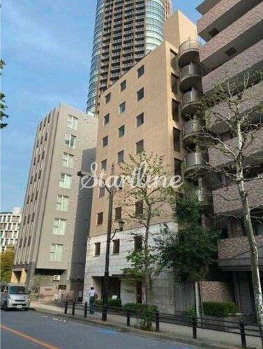 東京都港区赤坂９丁目 9階建
