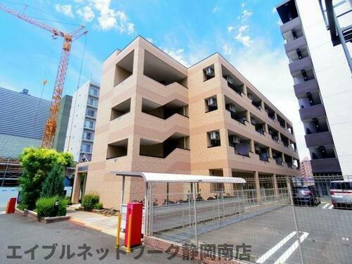静岡県静岡市駿河区東静岡２丁目 4階建