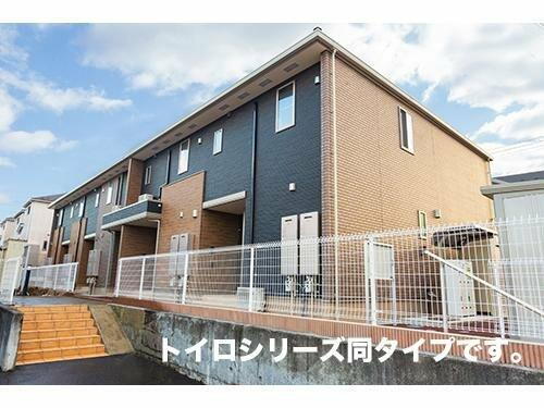 奈良県奈良市秋篠早月町 2階建 