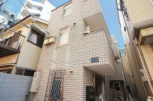 エスティナ西新宿 3階建