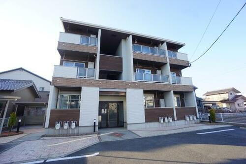 こまくさ　Ｂ 3階建