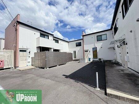 愛知県岩倉市大地町郷内 テラスハウス