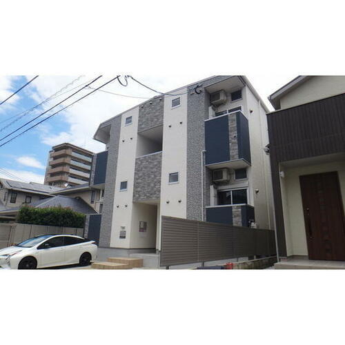 福岡県福岡市東区名島４丁目 2階建