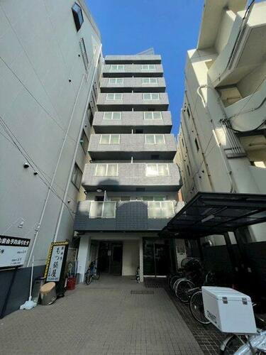 大阪府大阪市浪速区難波中１丁目 11階建
