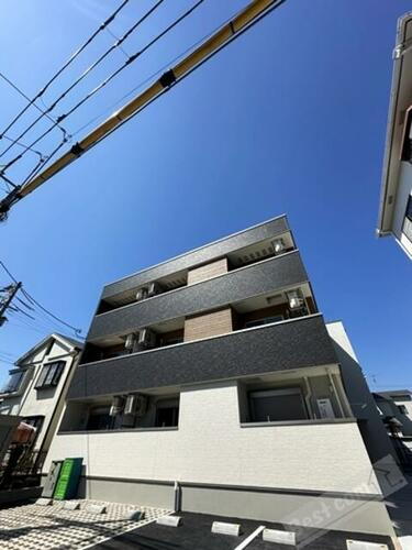 大阪府高石市千代田１丁目 3階建