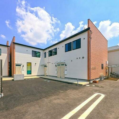 愛知県岩倉市大地町郷内 テラスハウス