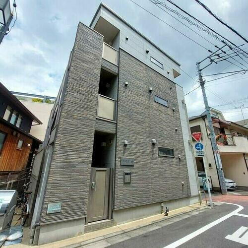 東京都世田谷区三宿１丁目 3階建