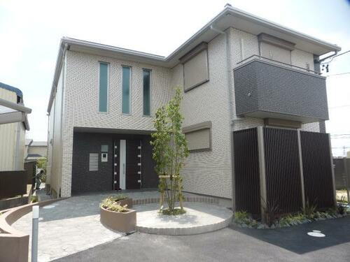 Ａｒｃ－Ｌａｃｉｎｅ