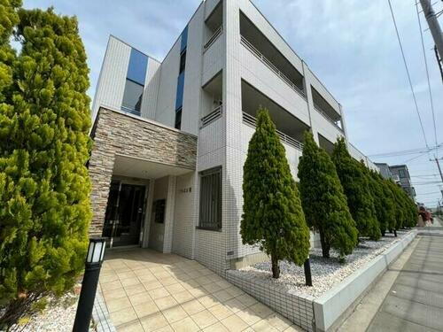 千葉県市川市塩焼１丁目 3階建