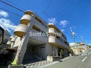 兵庫県神戸市東灘区森北町６丁目 3階建