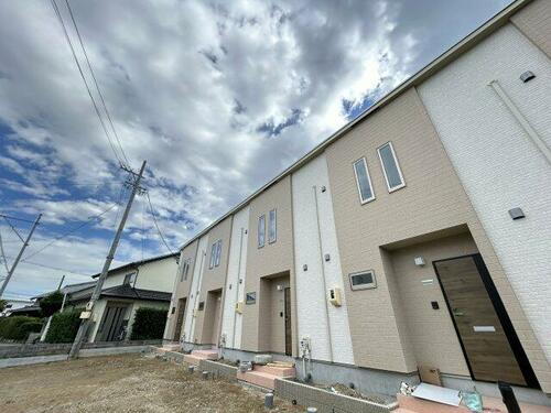 愛知県愛西市大野山町余代 テラスハウス