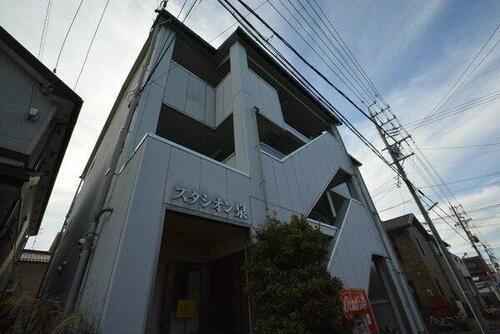 スタシオン泉 3階建
