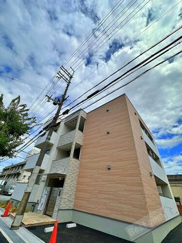 大阪府和泉市伯太町２丁目 築2年4ヶ月 3階建