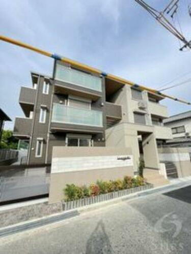 兵庫県尼崎市塚口本町２丁目 築3年8ヶ月 3階建