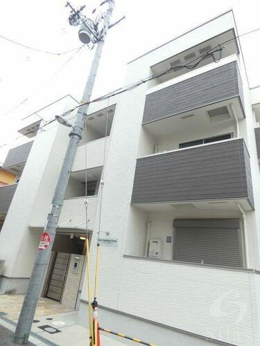 大阪府大阪市淀川区東三国１丁目 築9年5ヶ月 3階建