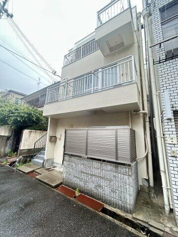 兵庫県神戸市中央区熊内橋通１丁目 3階建