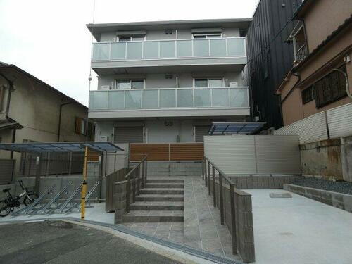 ＷＥＳＴ　ＧＡＲＤＥＮ　ＨＩＬＬＳ 3階建