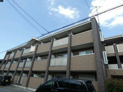 サルドゥセジュール 3階建