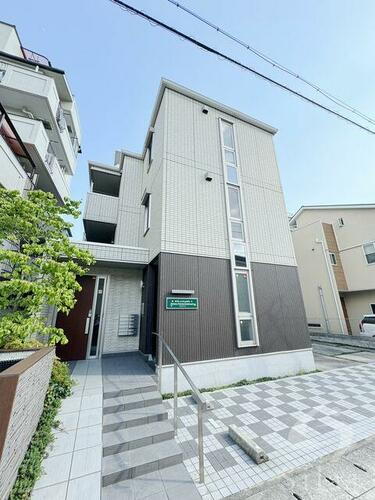 兵庫県神戸市東灘区本山中町１丁目 3階建 築13年4ヶ月