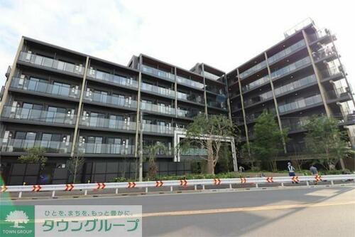 東京都北区赤羽３丁目 7階建