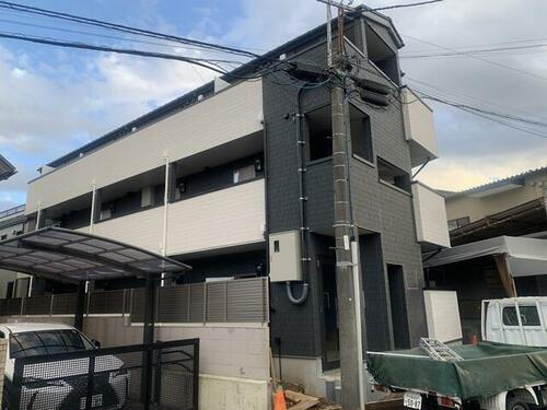 Ｏｕｒｓ　Ｌａｖａｎｄｅ