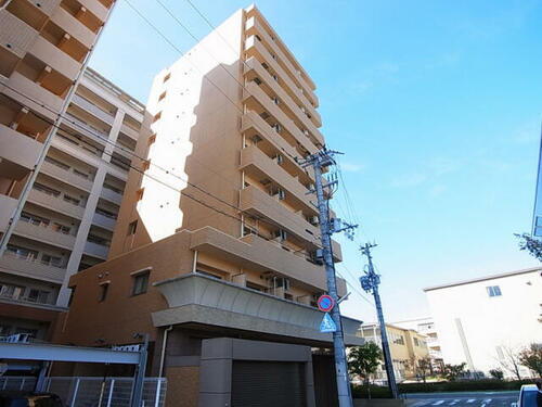 ステーションコートノース 10階建