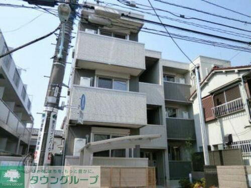 ファミール本町 3階建