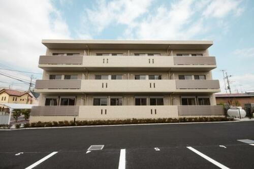 神奈川県厚木市三田南３丁目 賃貸マンション